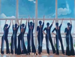 -胡贝儿形体礼仪女子学堂