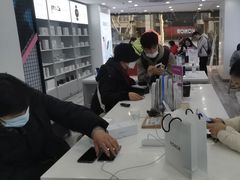 -荣耀授权专卖店(黄浦浙江中路店)