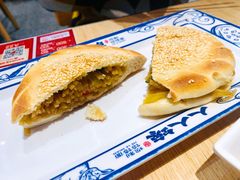 烧饼夹土豆丝-人人馋羊汤·饸饹面(住总万科店)