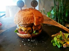 -HIGH FIVE哈福手工汉堡(桂林路店)