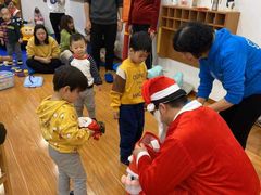 -抱抱熊托育中心(大悦城店)