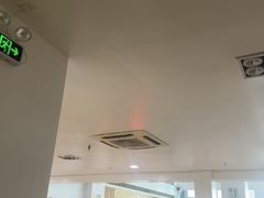 -上汽荣威体验中心(徐汇东安路店)