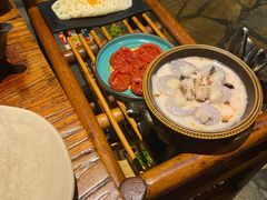 -老牌坊云南鱼豆花火锅(爱建店)