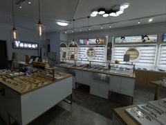 -罗伯特眼镜·蔡司官方授权(罗湖国贸店)