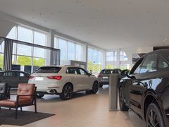 -上海冠松华奥奥迪4S店(张江店)