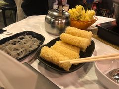 炸响铃-鲜入围煮花胶鸡海鲜火锅