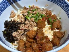 辣肉肉糜拌面-沪西老弄堂面馆(定西路店)