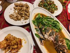 -鱼满舱·鲜活海鲜·正宗鲁菜