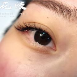 -花岐款式专研健康美甲沙龙