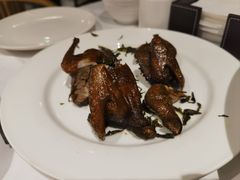 白茶烤乳鸽-安吉涵田度假村·水榭居中餐厅