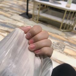 -阿噶西美甲美睫