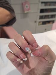 -丽心自助美甲美睫