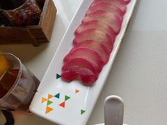 红酒雪梨半份-千纸鹤嫩汁烤肉(学府店)