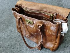 -爱革·洗衣改衣·洗鞋修鞋·洗包修包·奢侈品护理(宝地广场店)