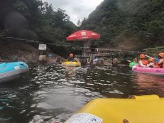 -安吉龙王山峡谷漂流