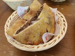 牛肉盒子-方中山胡辣汤(西安高新区店)