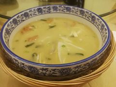 -老国贸云南传统过桥米线(滇池店)