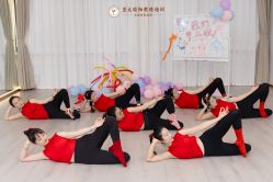 -亚太瑜伽普拉提学院