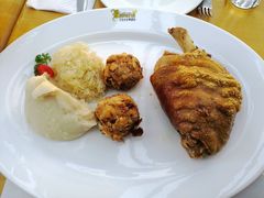 德式脆烤猪膝配酸菜土豆泥-巴伐利亚啤酒坊(意式风情街店)