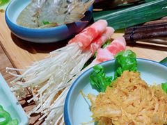 -明洞阿姨·韩式酱蟹烤肉·创意料理(三元桥店)