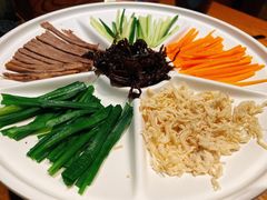 -云海肴·汽锅鸡·云南菜(天山百盛优客店)