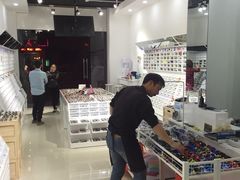 -诺柯视眼镜-蔡司依视路官方工厂店(淞南一店)