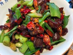 大蒜叶炒腊肉-吃饭皇帝大(解放西路店)