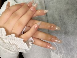 -UN·桃喜日系美睫美甲