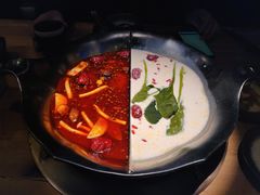 -湊湊火锅·茶憩(杭州湖滨银泰in77店)