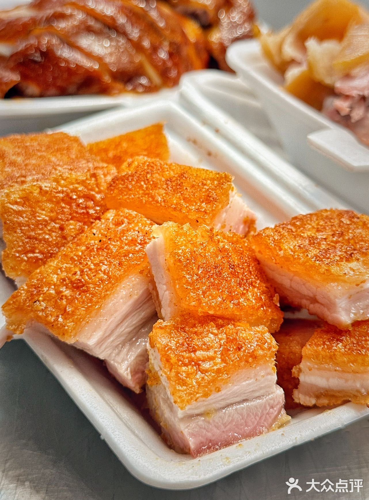 销魂脆皮烧肉｜手撕猪手每日排长龙烧腊店推荐