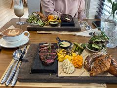 -Mark&Mars Restaurant