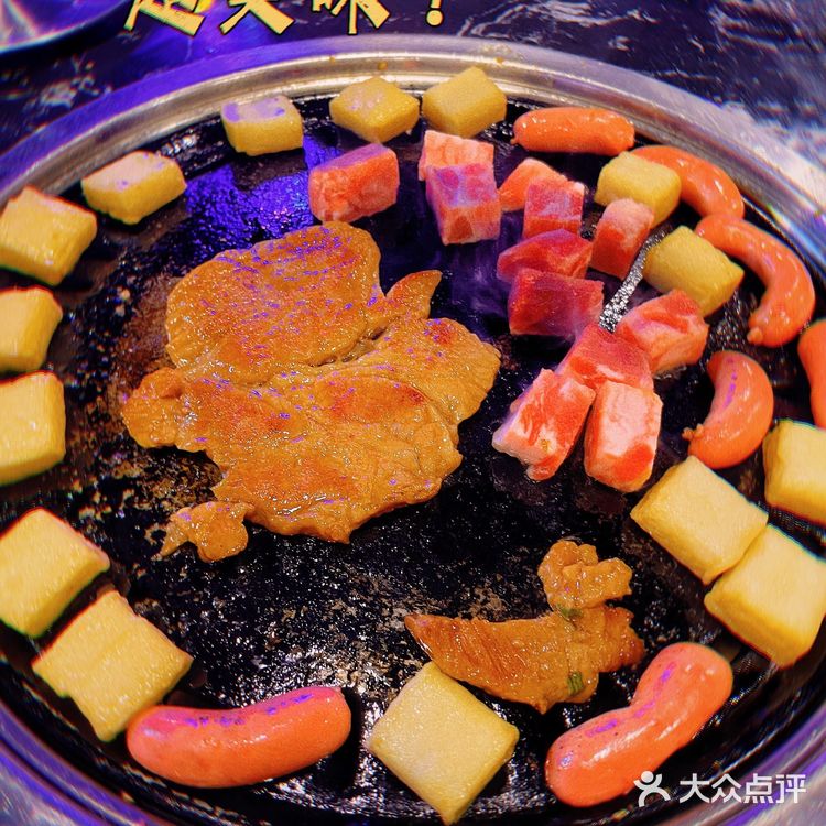 烤肉就选聚十三,味美价廉超划算!