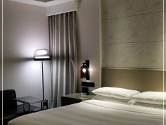 -上海漕河泾万丽酒店