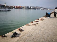 -多瑙河畔鞋履雕塑