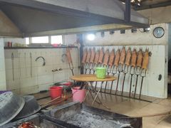 -黄记四更烤乳猪店