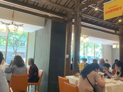 大堂-阿瓦山寨·湘菜现炒·剁椒鱼头王(咸阳总店)