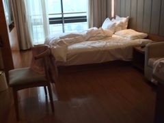 -全季酒店(重庆李子坝牛角沱地铁站店)