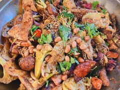 -愉肴麻辣香锅(中山路店)