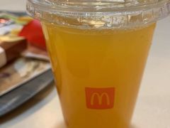 -麦当劳(展览馆店)