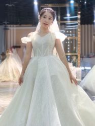 -Lady  Jane高端婚纱礼服馆