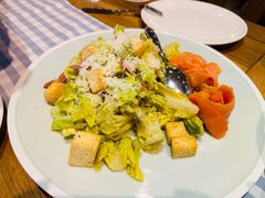 烟熏三文鱼沙拉-Paulaner·德国帕拉娜自酿啤酒餐厅(海上世界店)