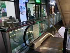 -瑞虹新天地月亮湾