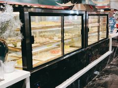 面包甜点陈列柜-圣罗巴海鲜自助(黑金店)
