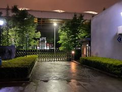 -秀沿路地铁站停车场