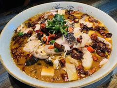 霸王牛蹄-八块土鸡-激情椒麻鱼-干香鸡--青之口新疆菜·特色羊排揪片子