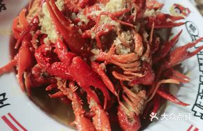 Golden Soup Garlic Headless Lobster