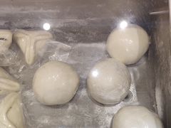 山东呛面大馒头-山东宾馆·齐鲁苑餐厅