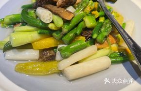 Stuffed Morel Mushroom with Shrimp Paste Stir-fried Lotus Stem Tips