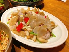 杏鲍菇竹耳爽肉片-十三式重庆江湖菜(金茂览秀城店)