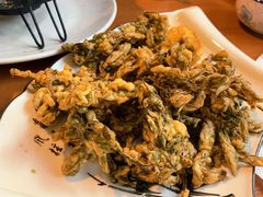 炸花椒芽-钰田大院·怀柔地道农家菜·烤虹鳟鱼(雁栖湖店)
